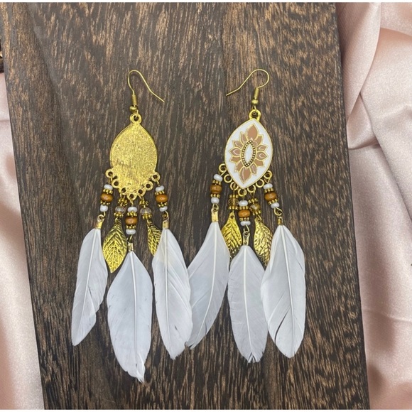 1 LEFT! White Feather Beaded Bohemian Earrings - Picture 3 of 3